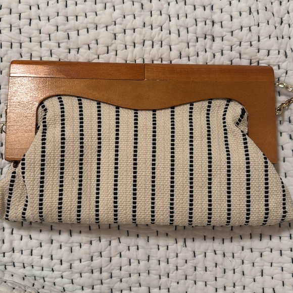 NWT Vici Black and Cream clutch with gold metal strap. - Picture 3 of 5